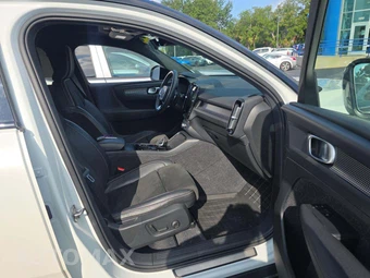 2020 Volvo XC40 T5 R-Design – miniatura 15
