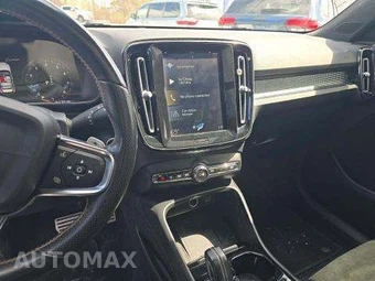 2020 Volvo XC40 T5 R-Design – miniatura 10