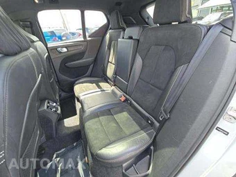 2020 Volvo XC40 T5 R-Design – miniatura 13