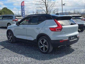 2020 Volvo XC40 T5 R-Design – miniatura 2