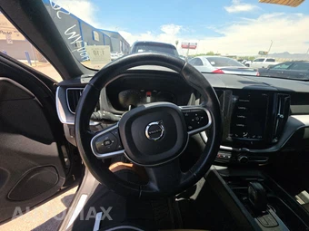2020 Volvo XC60 Plug-In Hybrid T8 Momentum - miniatura 11