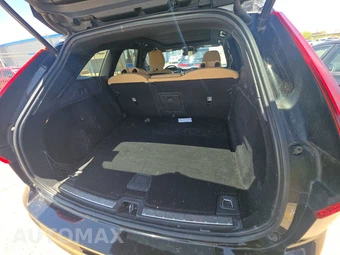 2020 Volvo XC60 Plug-In Hybrid T8 Momentum - miniatura 16