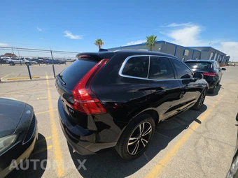 2020 Volvo XC60 Plug-In Hybrid T8 Momentum - miniatura 4