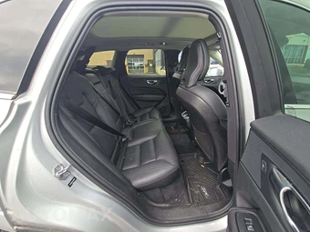 2020 Volvo XC60 T5 Inscription - miniatura 16