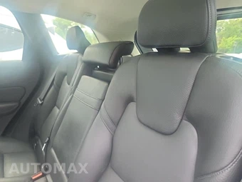 2020 Volvo XC60 T5 Momentum – miniatura 16