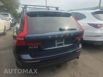 2020 Volvo XC60 T5 Momentum – miniatura 5