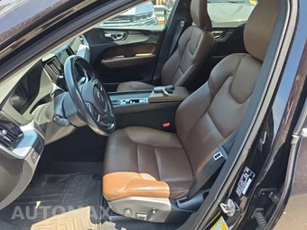 2020 Volvo XC60 T5 Momentum – miniatura 13