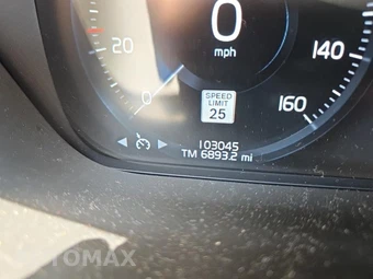 2020 Volvo XC60 T5 Momentum – miniatura 15