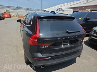 2020 Volvo XC60 T5 Momentum – miniatura 5