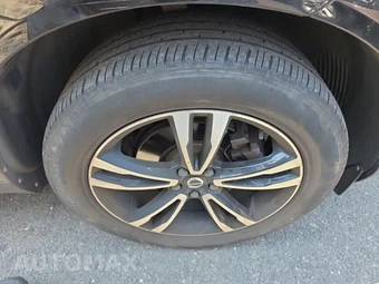 2020 Volvo XC60 T5 Momentum – miniatura 9