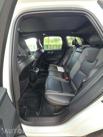2020 Volvo XC60 T5 R-Design – miniatura 13