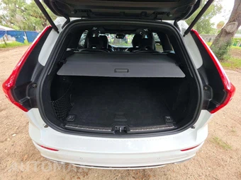 2020 Volvo XC60 T5 R-Design – miniatura 14