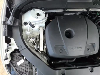 2020 Volvo XC60 T5 R-Design – miniatura 21