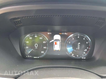 2020 Volvo XC60 T5 R-Design – miniatura 9