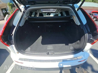 2020 Volvo XC60 T6 Momentum - miniatura 14