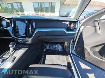2020 Volvo XC60 T6 Momentum - miniatura 19