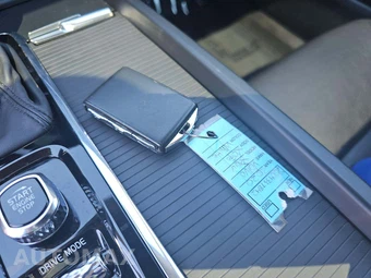 2020 Volvo XC60 T6 Momentum - miniatura 8