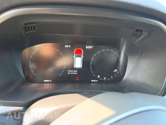 2020 Volvo XC60 T6 Momentum - miniatura 12