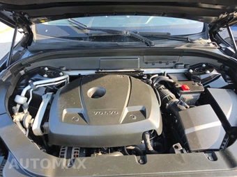 2020 Volvo XC60 T6 Momentum - miniatura 15