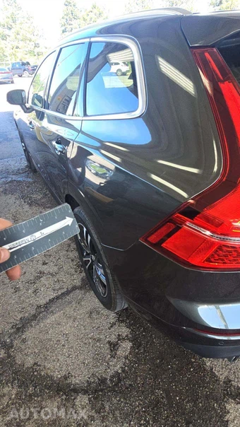 2020 Volvo XC60 T6 Momentum - miniatura 23