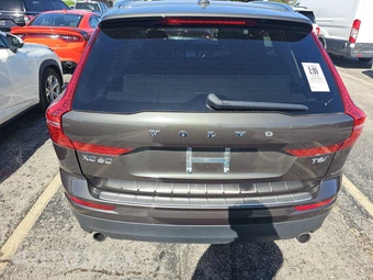 2020 Volvo XC60 T6 Momentum - miniatura 5