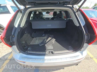 2020 Volvo XC60 T6 Momentum - miniatura 14