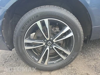 2020 Volvo XC60 T6 Momentum - miniatura 10