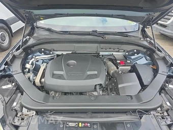 2020 Volvo XC60 T6 Momentum - miniatura 19