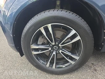 2020 Volvo XC60 T6 Momentum - miniatura 8