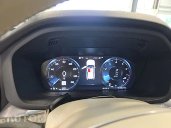 2020 Volvo XC60 T6 Momentum - miniatura 12
