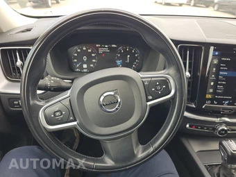 2020 Volvo XC60 T6 Momentum - miniatura 10