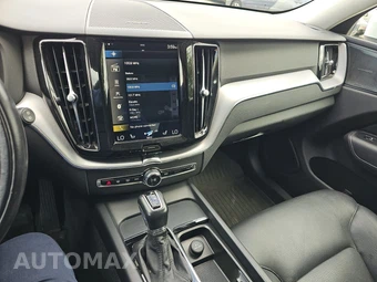 2020 Volvo XC60 T6 Momentum - miniatura 11