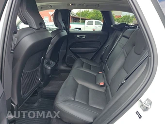 2020 Volvo XC60 T6 Momentum - miniatura 13