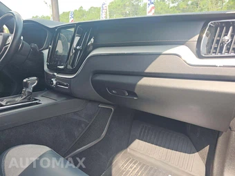 2020 Volvo XC60 T6 R-Design – miniatura 16