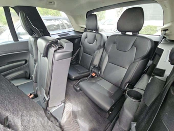 2020 Volvo XC90 T5 Momentum 7-Passenger - miniatura 14
