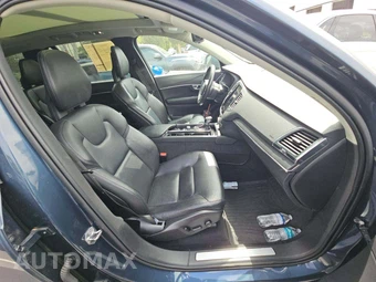 2020 Volvo XC90 T5 Momentum 7-Passenger - miniatura 19