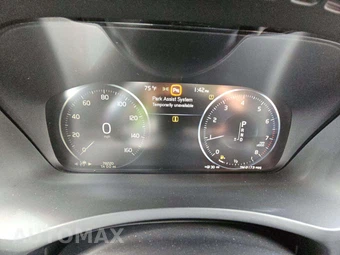 2020 Volvo XC90 T5 Momentum 7-Passenger - miniatura 9