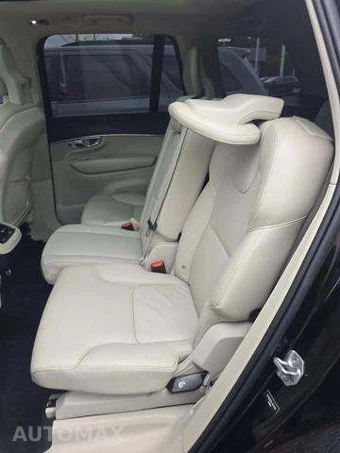 2020 Volvo XC90 T5 Momentum 7-Passenger - miniatura 13