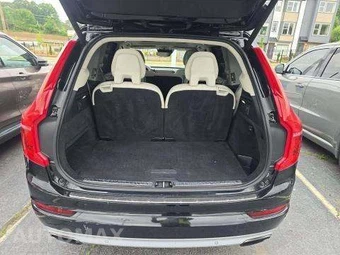 2020 Volvo XC90 T5 Momentum 7-Passenger - miniatura 15