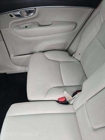 2020 Volvo XC90 T5 Momentum 7-Passenger - miniatura 26