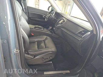 2020 Volvo XC90 T5 Momentum 7-Passenger - miniatura 8