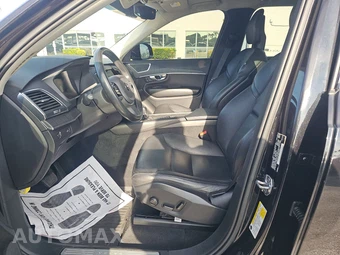 2020 Volvo XC90 T5 Momentum 7-Passenger - miniatura 7