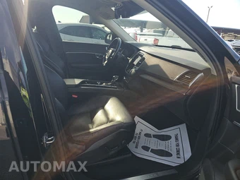 2020 Volvo XC90 T5 Momentum 7-Passenger - miniatura 8