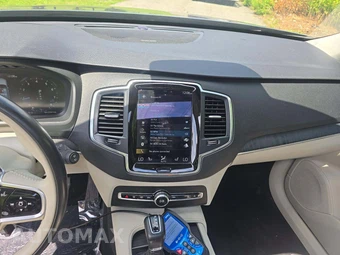 2020 Volvo XC90 T5 Momentum 7-Passenger - miniatura 10