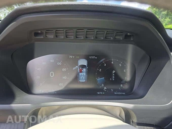 2020 Volvo XC90 T5 Momentum 7-Passenger - miniatura 9