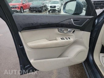 2020 Volvo XC90 T5 Momentum 7-Passenger - miniatura 9