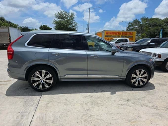 2020 Volvo XC90 T6 Inscription 6-Passenger - miniatura 4