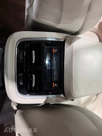 2020 Volvo XC90 T6 Inscription 6-Passenger - miniatura 28