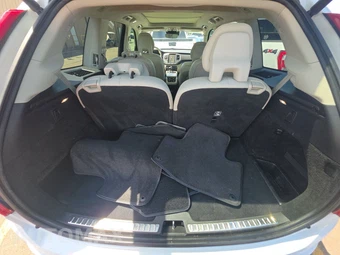 2020 Volvo XC90 T6 Momentum 6-Passenger - miniatura 17