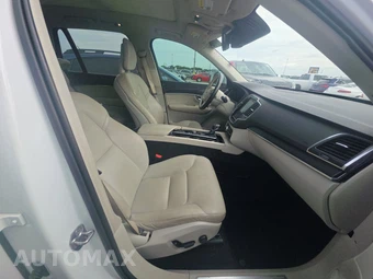 2020 Volvo XC90 T6 Momentum 6-Passenger - miniatura 8